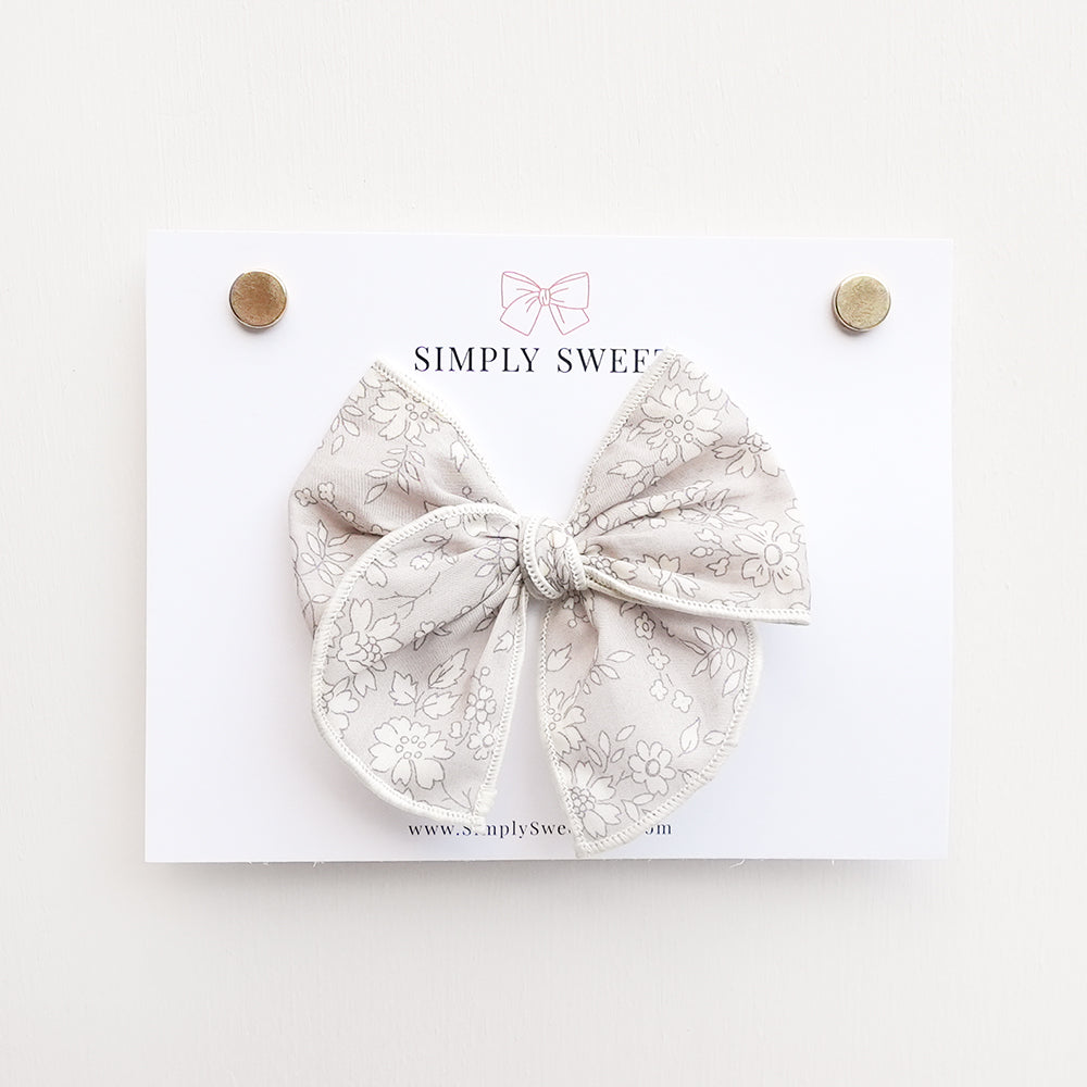 Ann - Edged Bow
