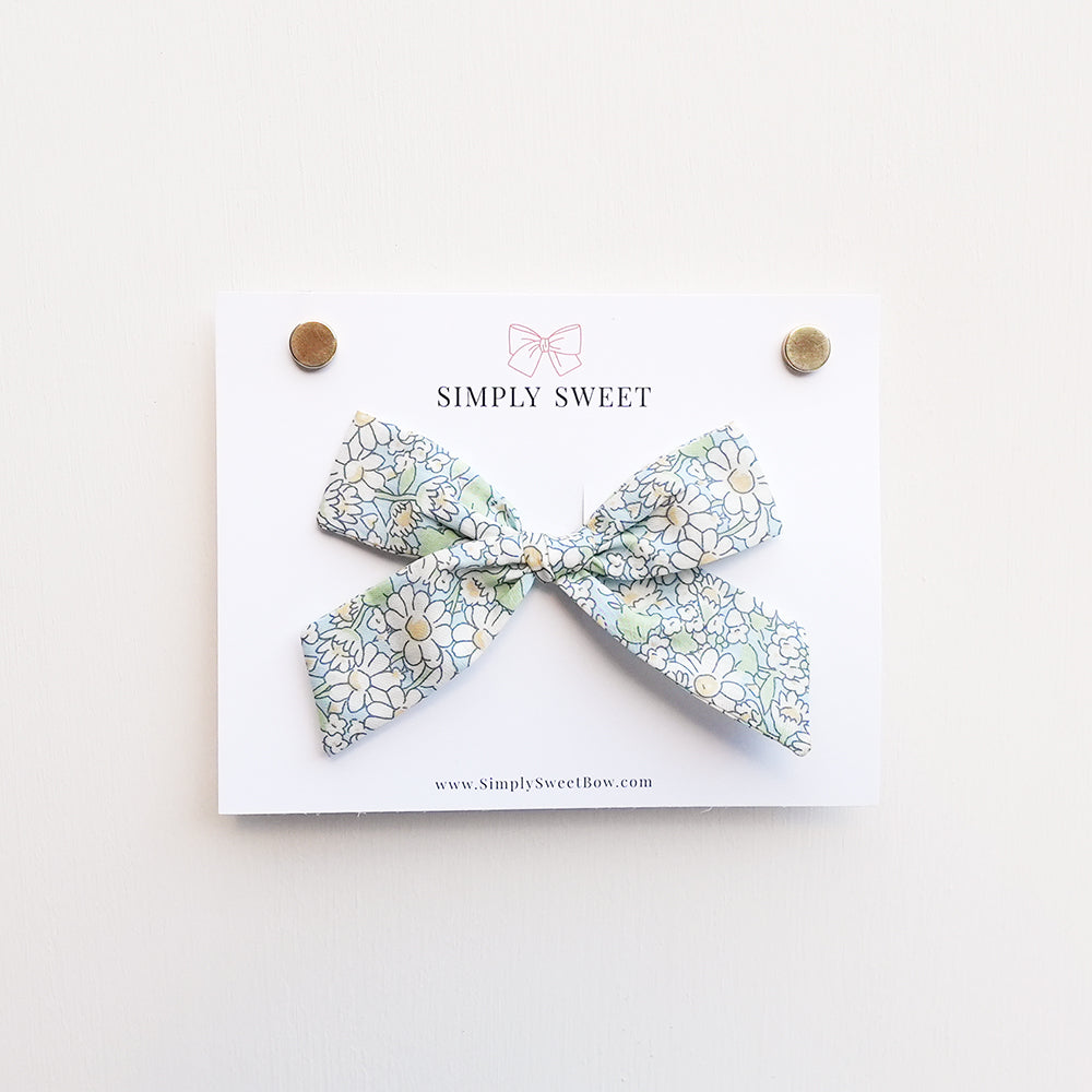 Beth - Handtied Bow