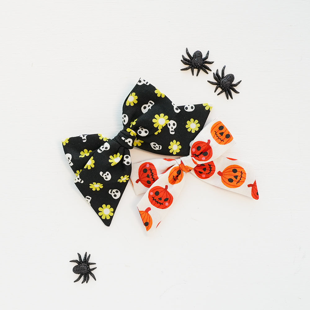 Hocus Pocus - Handtied Bow