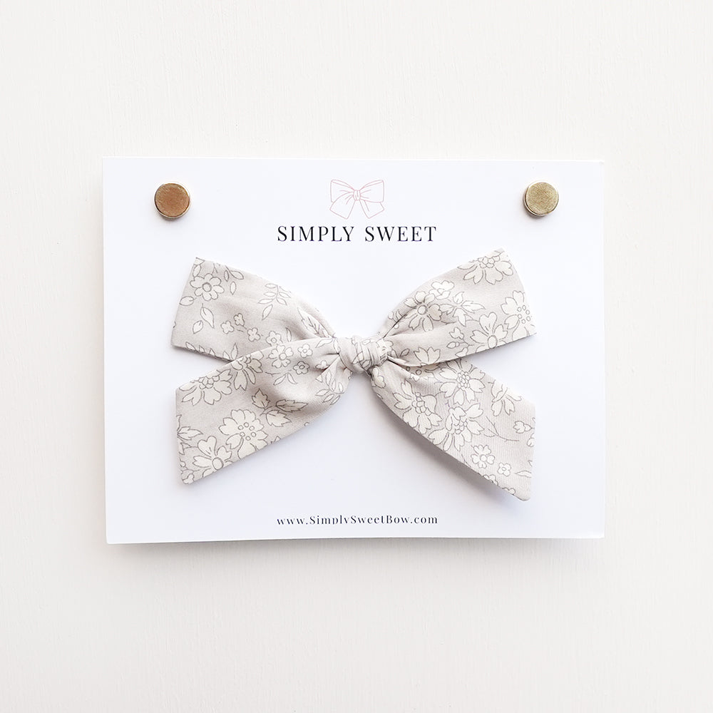 Ann - Handtied Bow