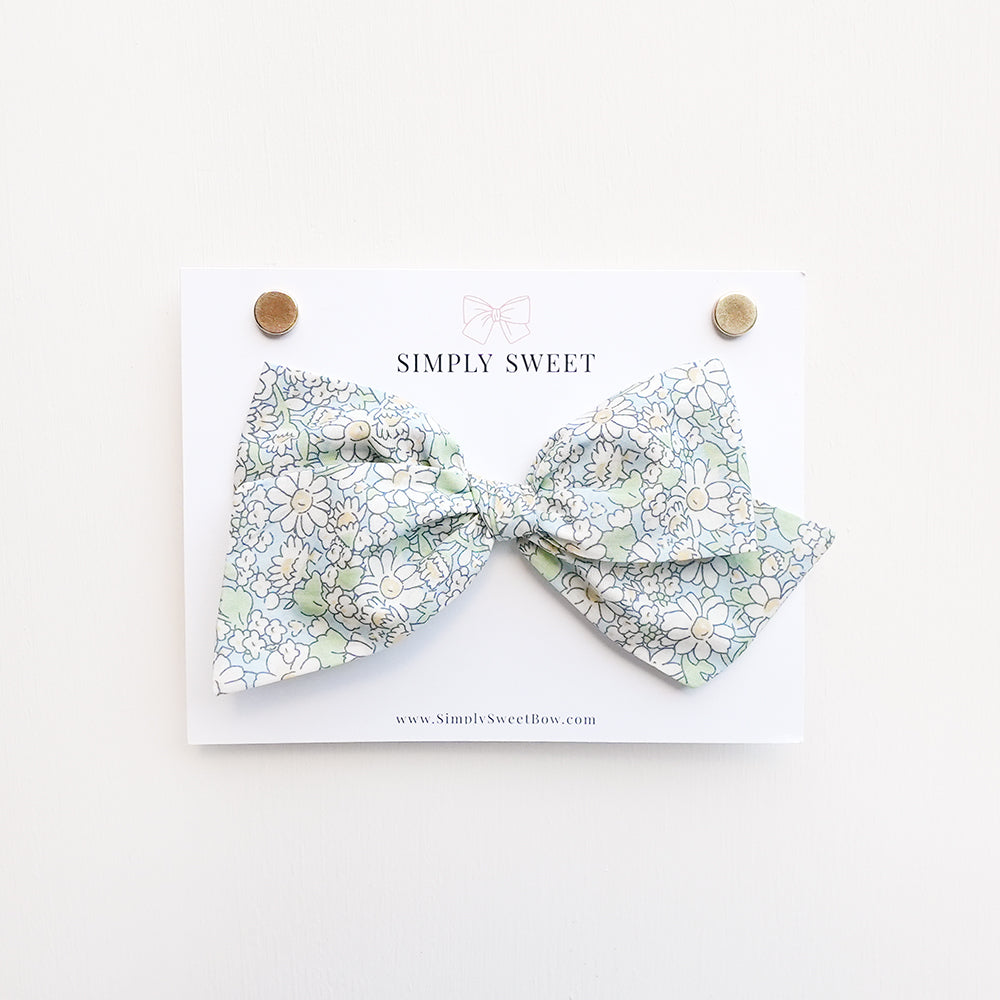 Beth - Knot Bow