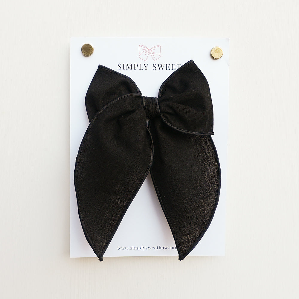 Black - Edged Bow