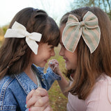 Mae - Edged Bow