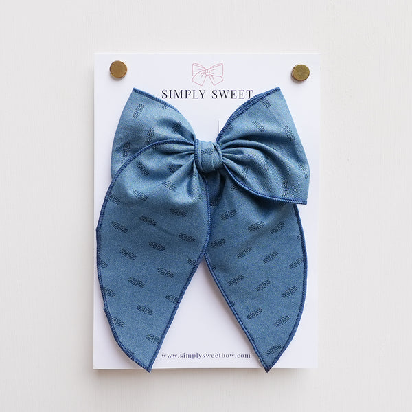 Dolly - Edged Bow