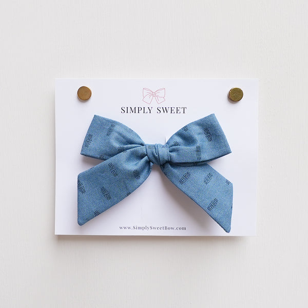 Dolly - Handtied Bow