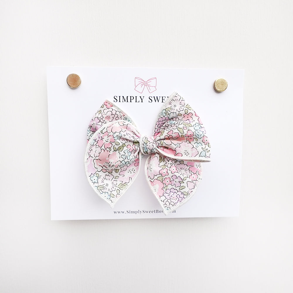 Estelle - Edged Bow