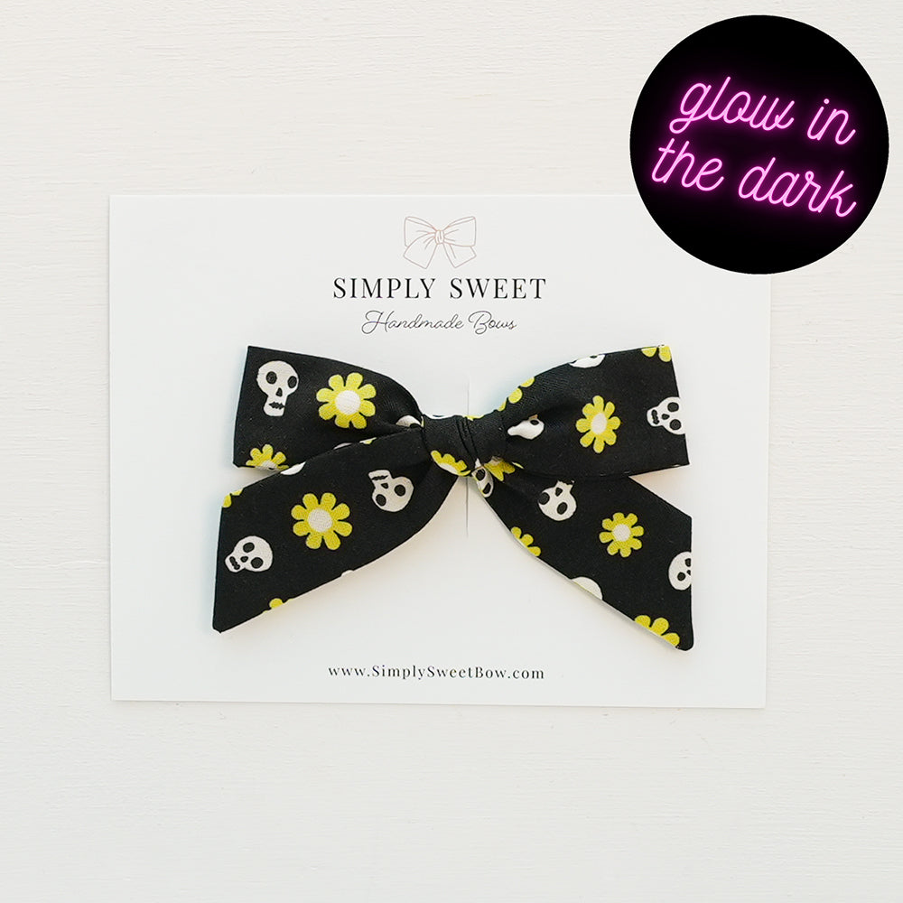 Hocus Pocus - Handtied Bow