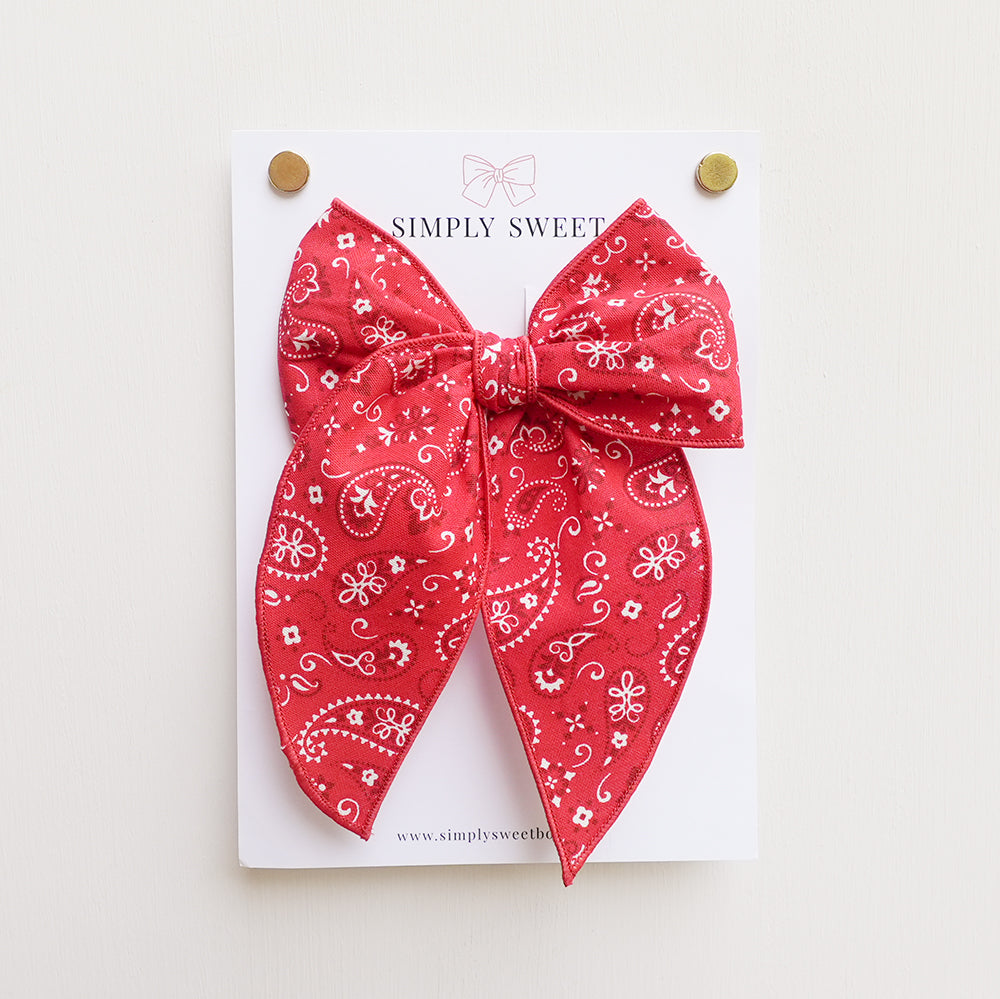 Howdy - Edged Bow