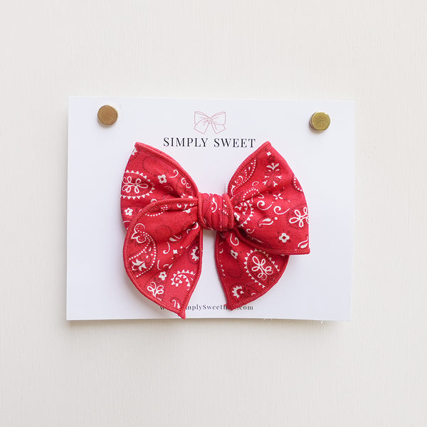 Howdy - Edged Bow