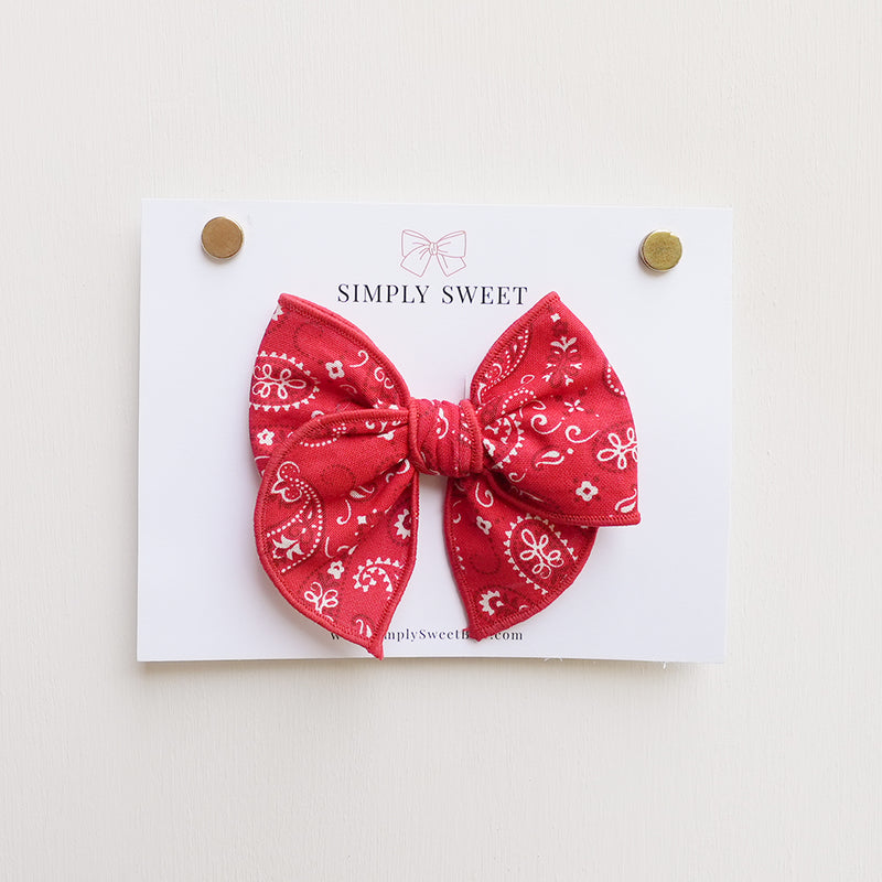Howdy - Edged Bow