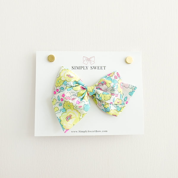 Jennifer - Knot Bow