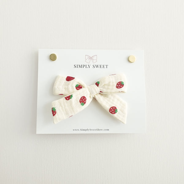 Strawberry - Handtied Bow