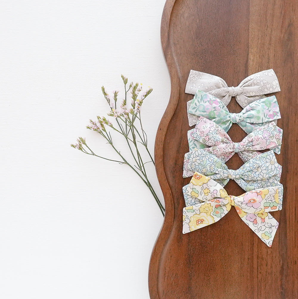 Ann - Handtied Bow